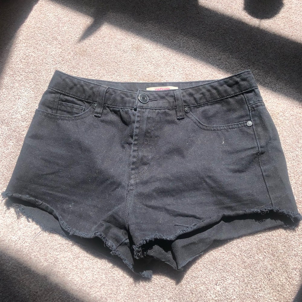 “refuge” denim shorts